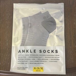Figs Gray Athletic Ankle Socks with Ribbed Texture